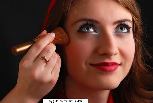 seara este momentul perfect pentru a crea un look indraznet sau culori socante. in timpul zilei,